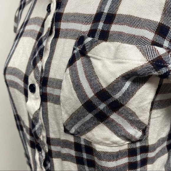 Rails plaid button down shirt women’s XS 100% rayon - Picture 3 of 10